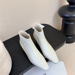 The row Elegant Cream Ankle Boots